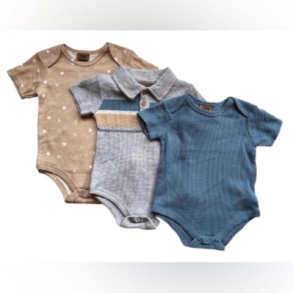 NWT Mario Lopez Baby 3 Piece Preppy Bodysuit Set Blue, Gray, Tan Size 6-9M NWT